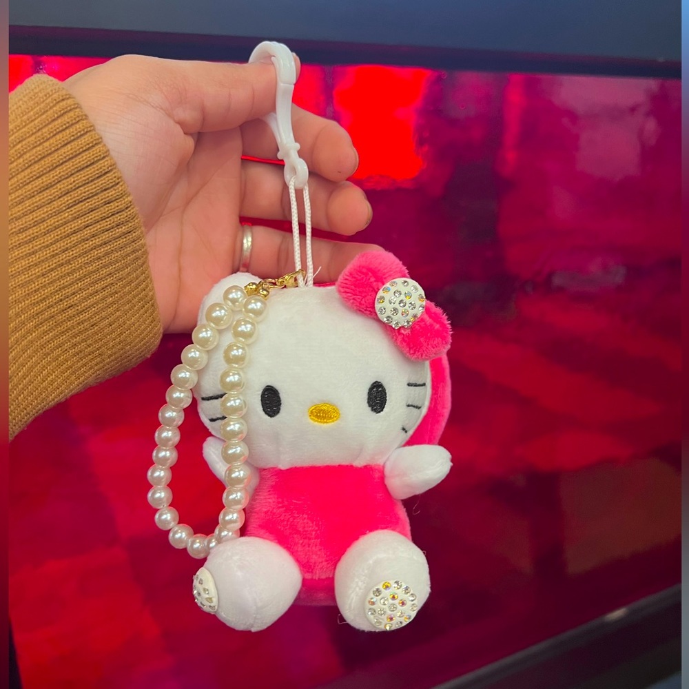 Hello Kitty Keychain - Picture 1 of 4